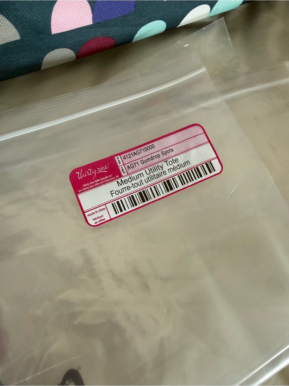 Thirty-One Medium Utility Tote - Gumdrop
Spots - Picture 6 of 6